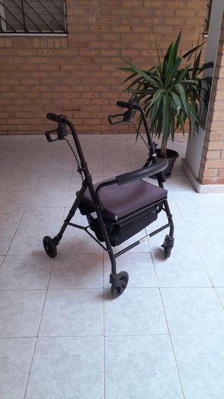 Andador con asiento Kmina