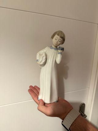 Figura Nao porcelana niña