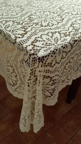 Tovaglia in antico pizzo fiato a macchina