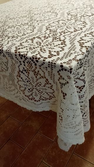 Tovaglia in antico pizzo fiato a macchina