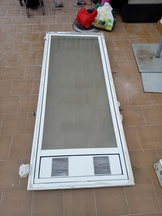 Puerta ventana blanca(habré a izquierdas)
