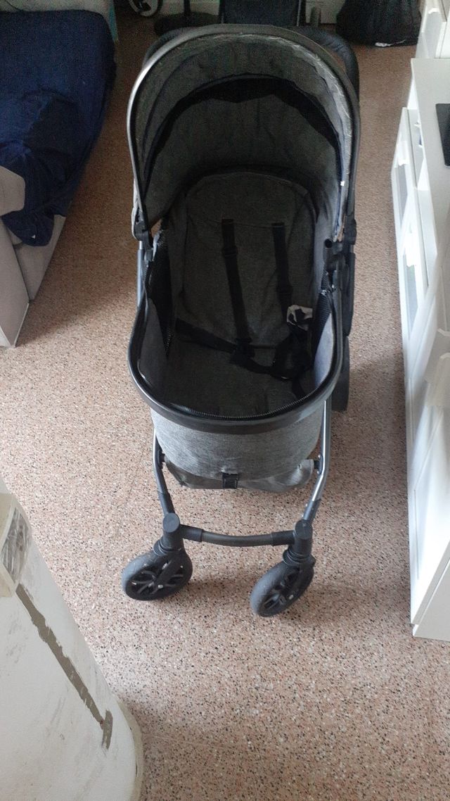 Cochecito bebé gris