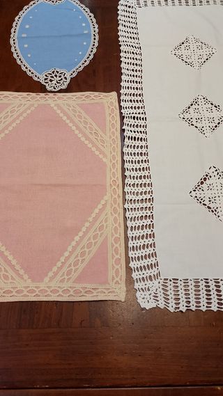 Antichi centrini in lino e cotone