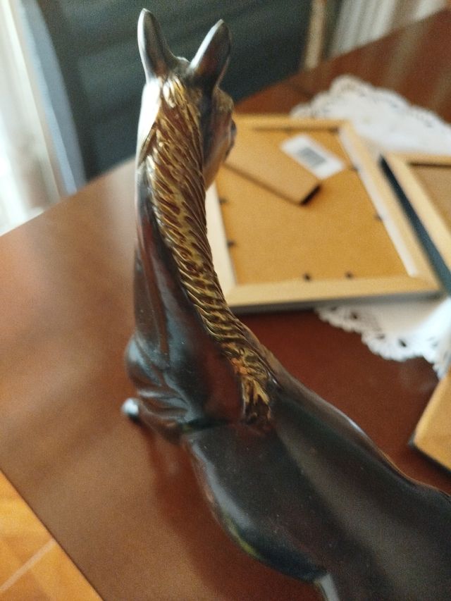 Figura caballo bronce dorado