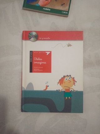 Lote de libros de lectura escolares en gallego.