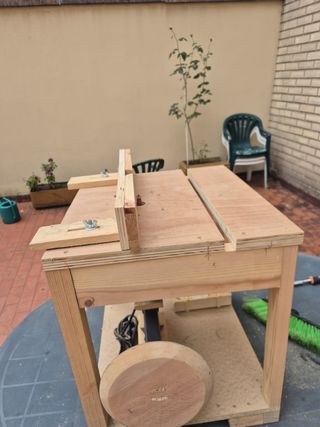 Fresadora Ryobi + mesa router