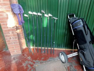 2 juegos palos golf + bolsas + carro