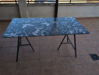 Mesa cristal Ikea con caballetes