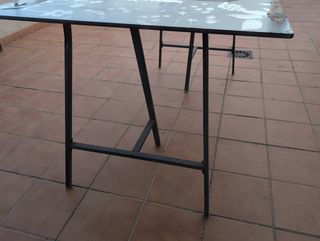 Mesa cristal Ikea con caballetes