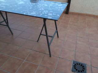 Mesa cristal Ikea con caballetes
