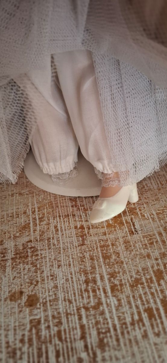 Muñeca porcelana antigua