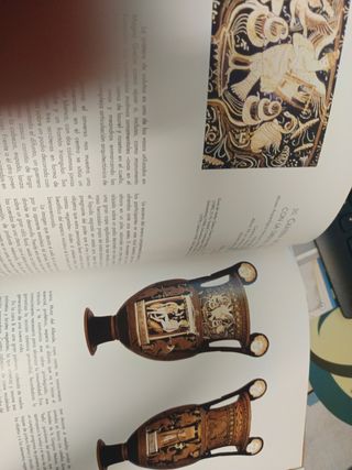 Hijos de Crono. Vasos griegos del Museo Arqueol...