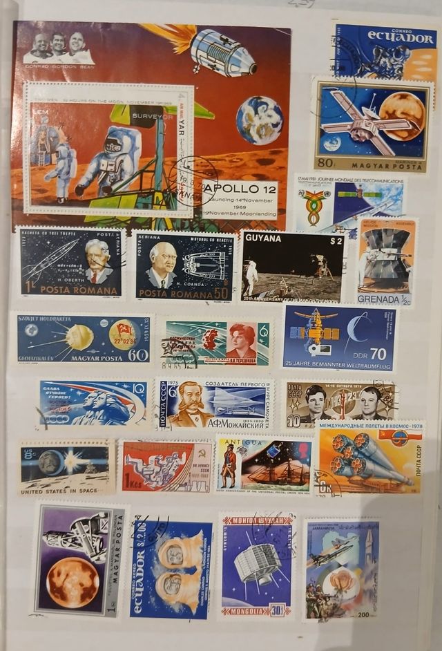 550 sellos de astronautas y del espacio