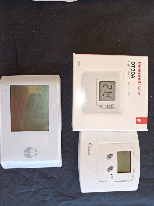4 Termostatos digitales Honeywell