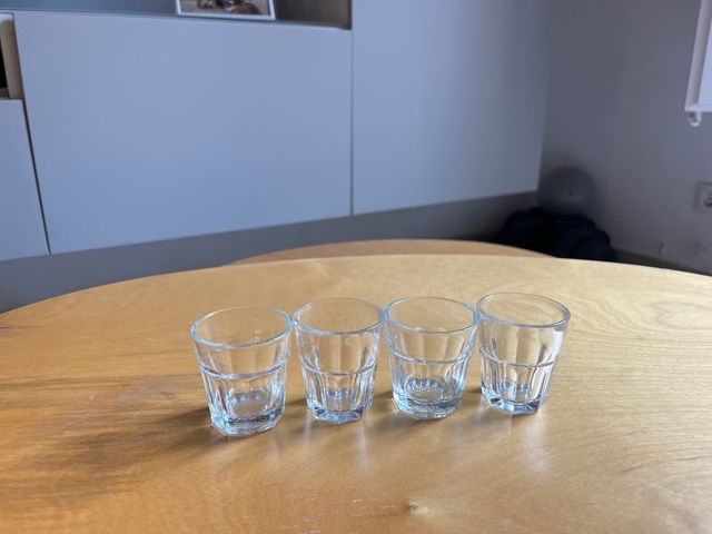 2 vasos Moritz + 4 chupitos +2 vasos de Whiskey