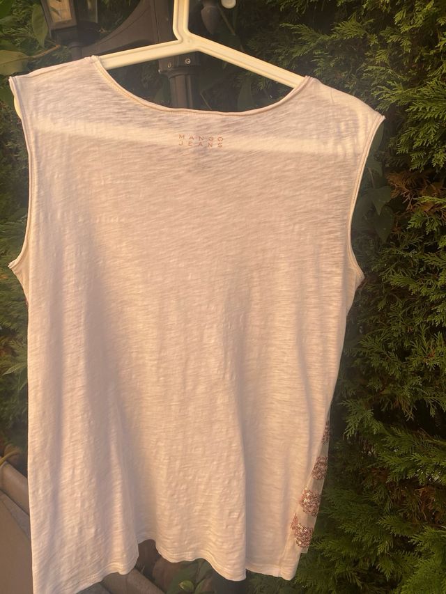Camiseta lentejuelas doradas Mango T-L