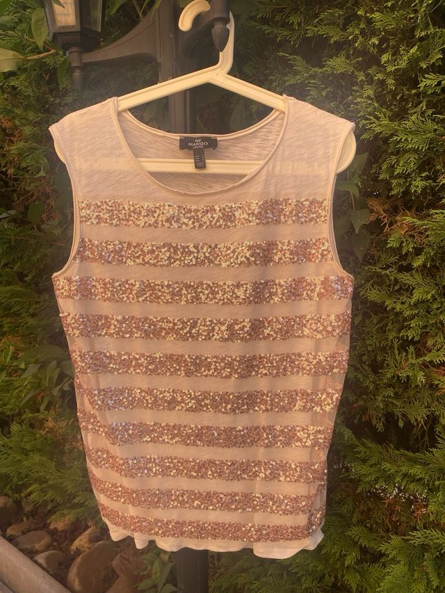 Camiseta lentejuelas doradas Mango T-L