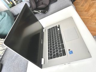 Asus Chromebook plateado Z1500CN-EJ0400