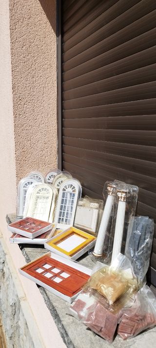 Miniaturas casa: puertas, ventanas, columnas ....