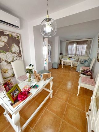 Casa adosada en venta en Lebrija