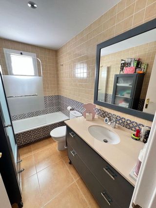 Casa adosada en venta en Lebrija