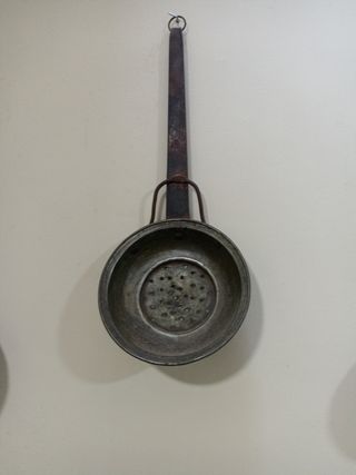 Cazos antiguos de metal - 3 piezas