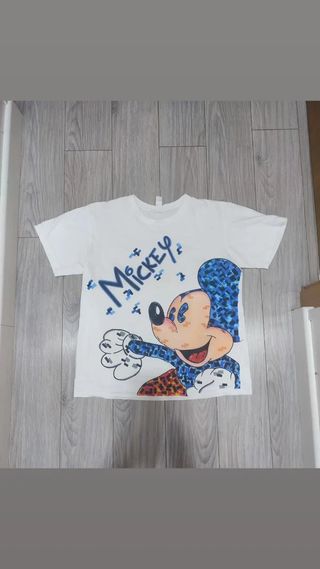 Ropa pintada a mano.personalizada.
