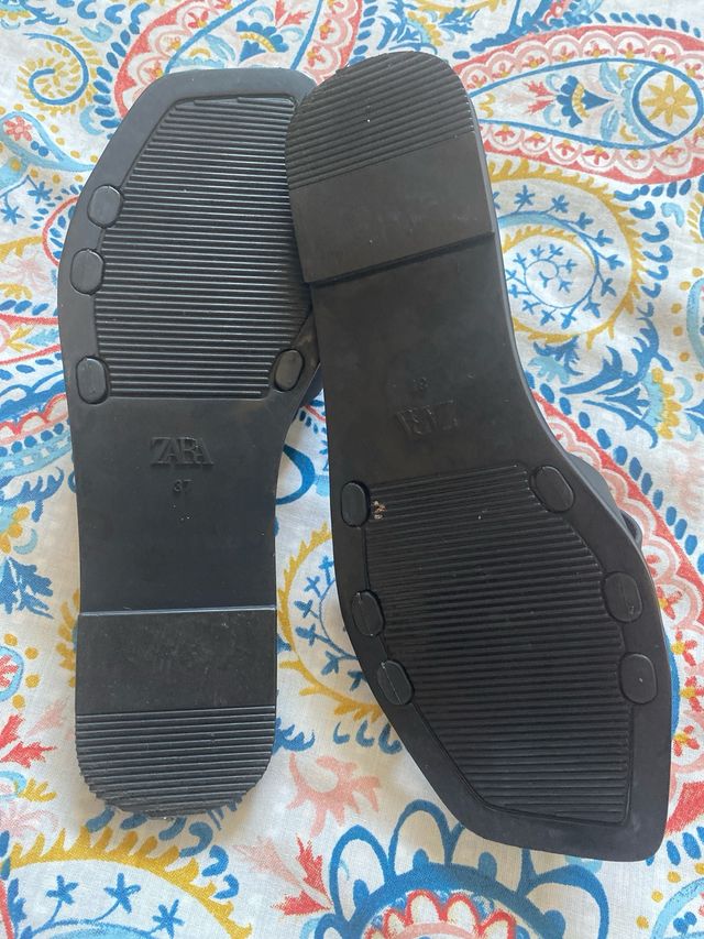Sandalias planas Zara - negras