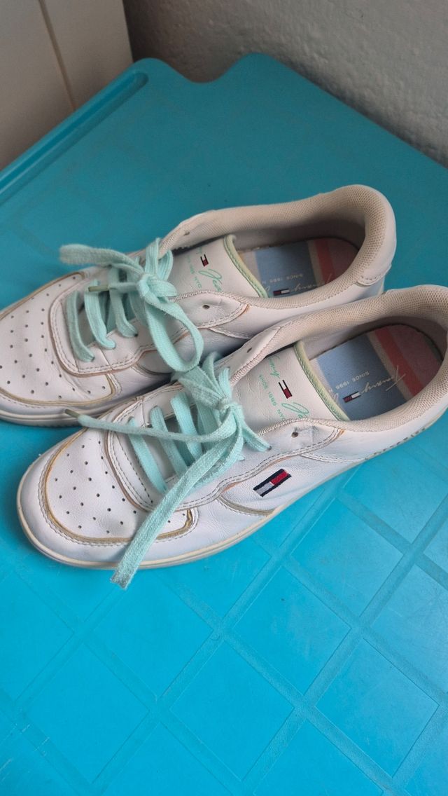 Zapatillas Tommy Hilfiger blancas y verde agua