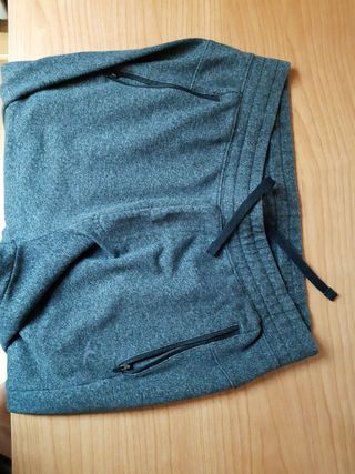 Pantalones chándal gris y negro