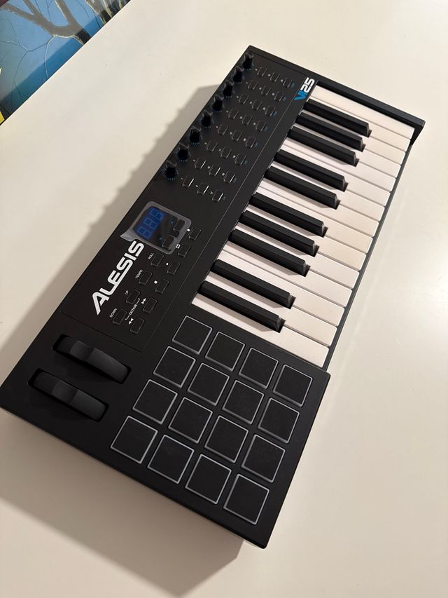 Controlador USB Midi - Alesis VI25 Teclado MIDI