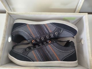 Zapatillas Deportivas CREEKS hombre - Talla 40. 