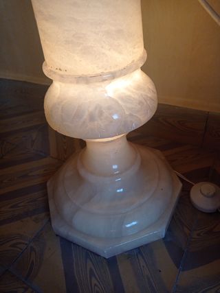 Lámpara pie mármol retro