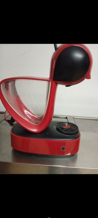 Cafetera Dolce Gusto roja