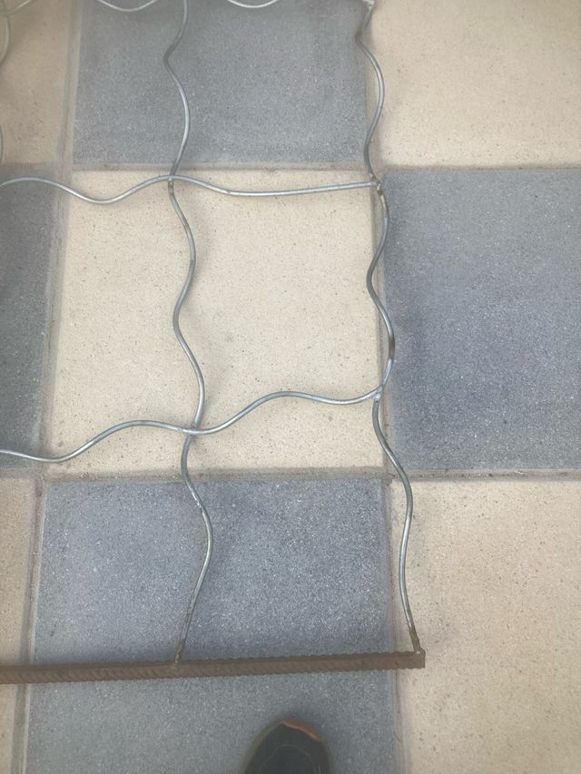 cinco. Tutores de tomates hechos a mano.