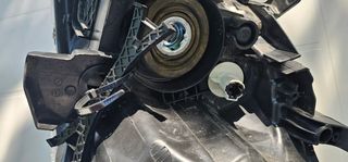 Faro derecho Toyota Auris E15