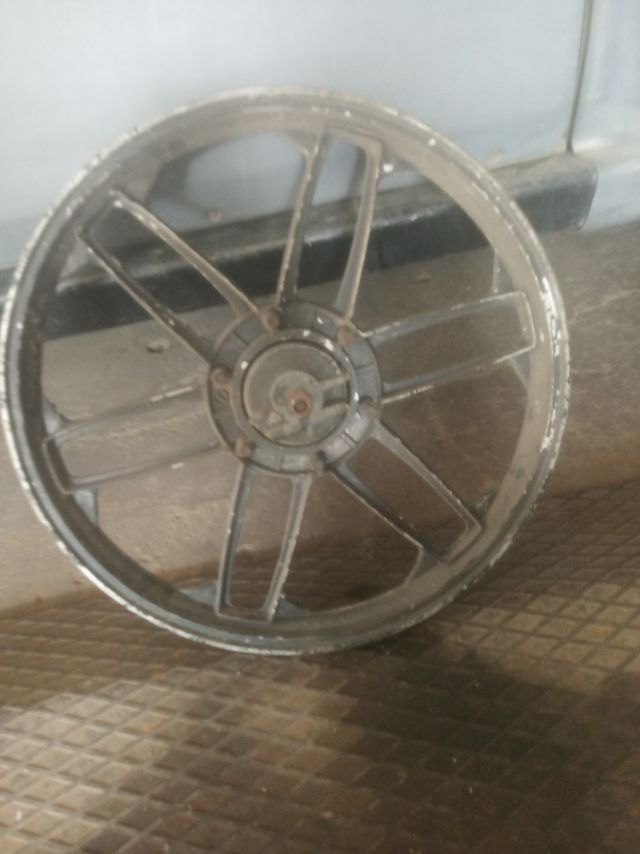 Llanta aluminio Mobylette antigua