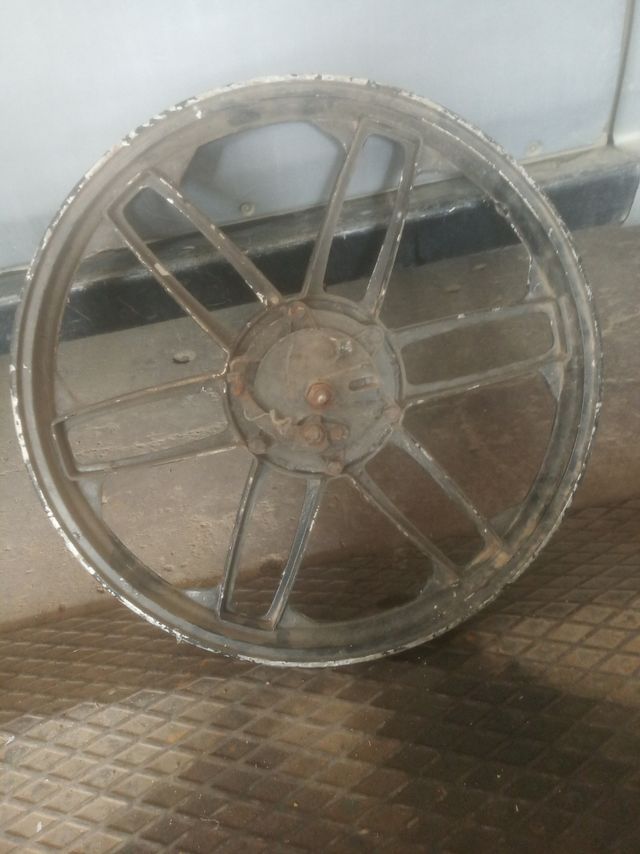 Llanta aluminio Mobylette antigua