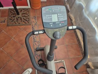 Bicicleta estática BH Fitness