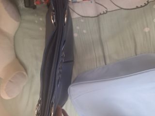 2 bolsos: mayoral azul marino y celeste
