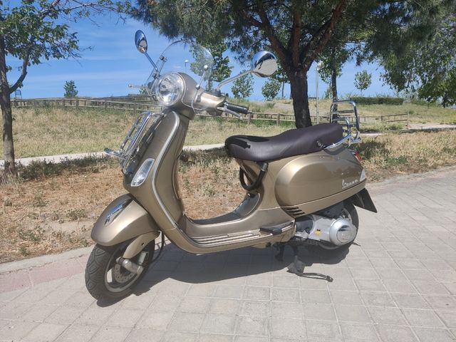 Vespa LX Touring: Scooter clásico