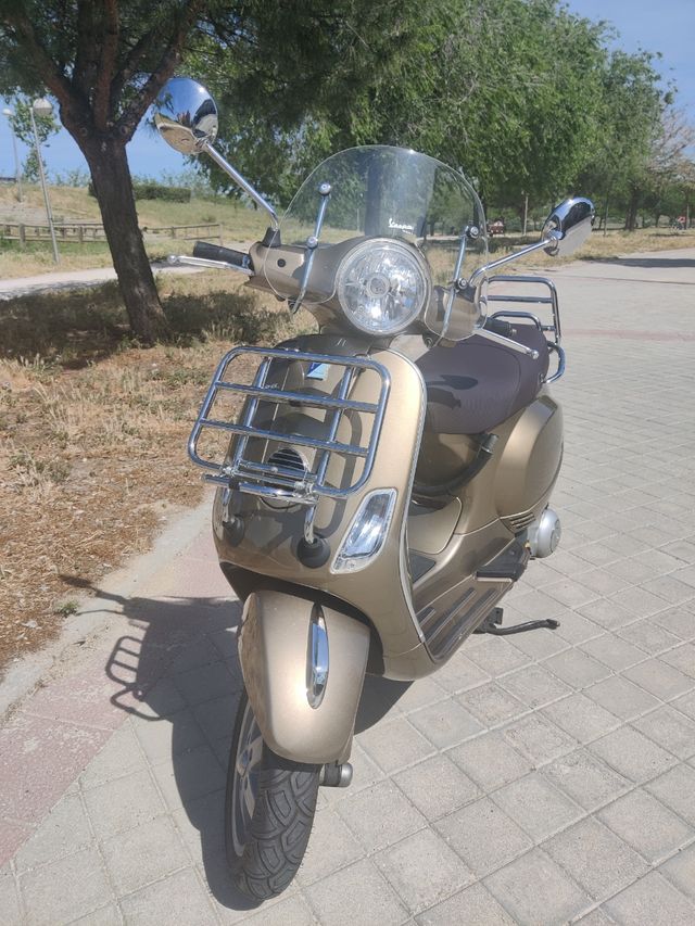Vespa LX Touring: Scooter clásico