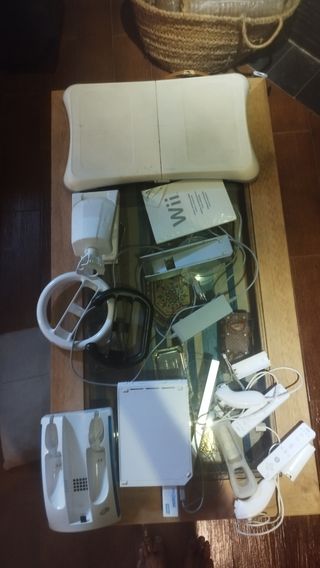Consola Wii + Balance Board + 2 mandos y Volantes