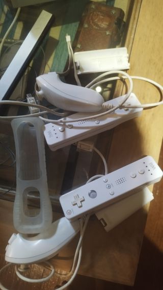 Consola Wii + Balance Board + 2 mandos y Volantes