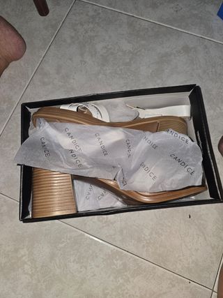 Sandalias blancas mujer tacón bajo