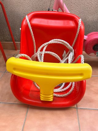 Columpio bebé rojo y amarillo