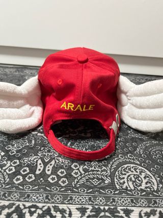 Gorra Arale - roja con alas