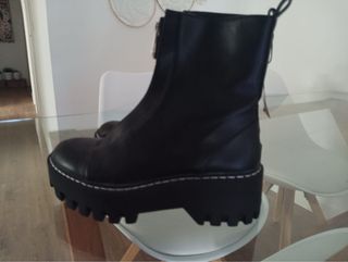 Botas negras plataforma ZARA