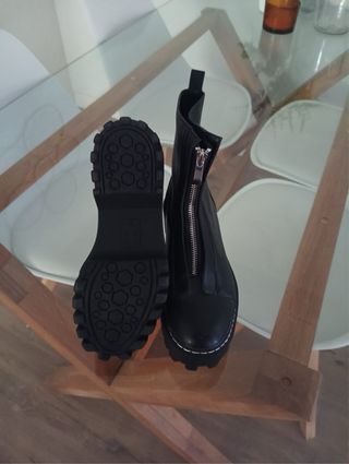 Botas negras plataforma ZARA