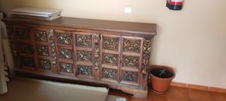 Aparador antiguo estilo colonial